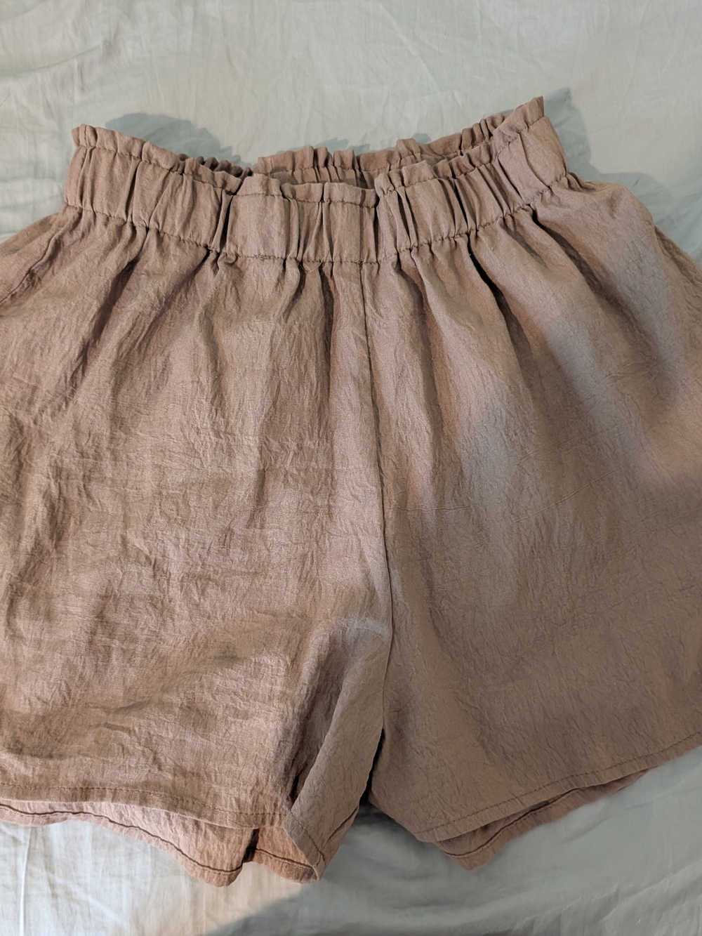 High-Waist Ruched Linen-Blend Women’s Shorts — Dusty Mauve